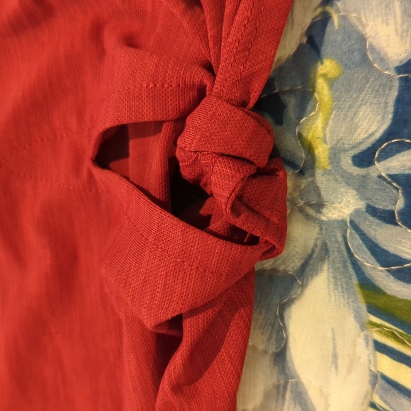 Cute like a new top. I think maybe I wore it once or tried on? - Picture 3 of 3